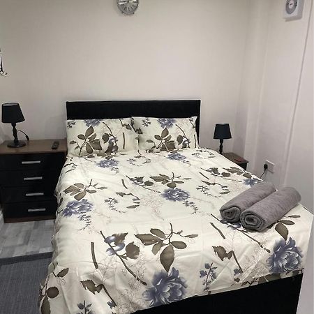 Comfort Studio Лондон Екстериор снимка