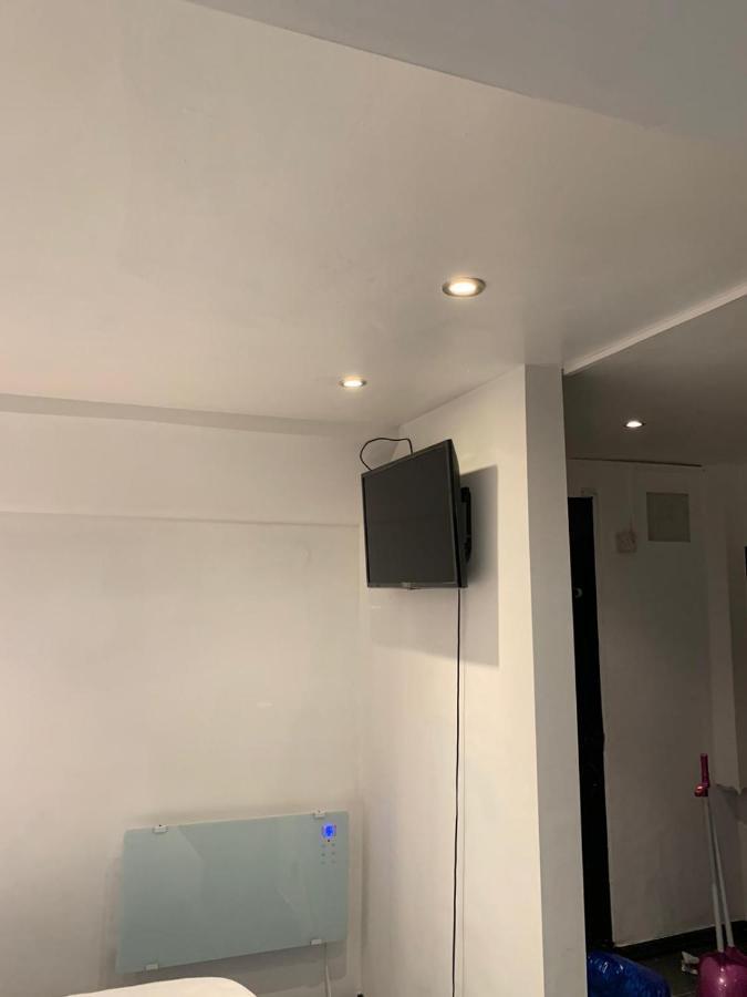 Comfort Studio Лондон Екстериор снимка