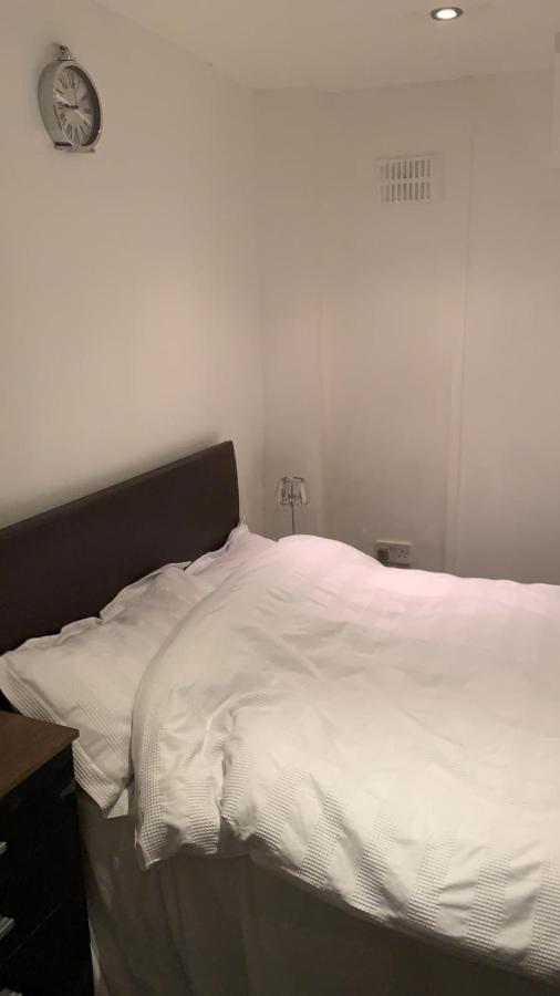 Comfort Studio Лондон Екстериор снимка