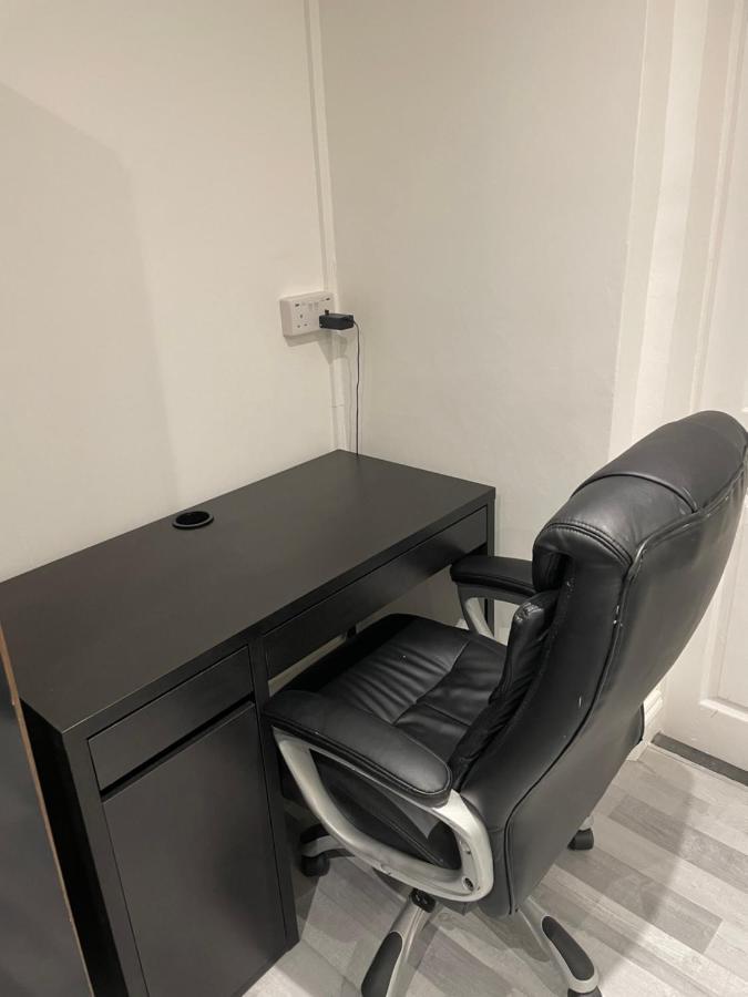 Comfort Studio Лондон Екстериор снимка