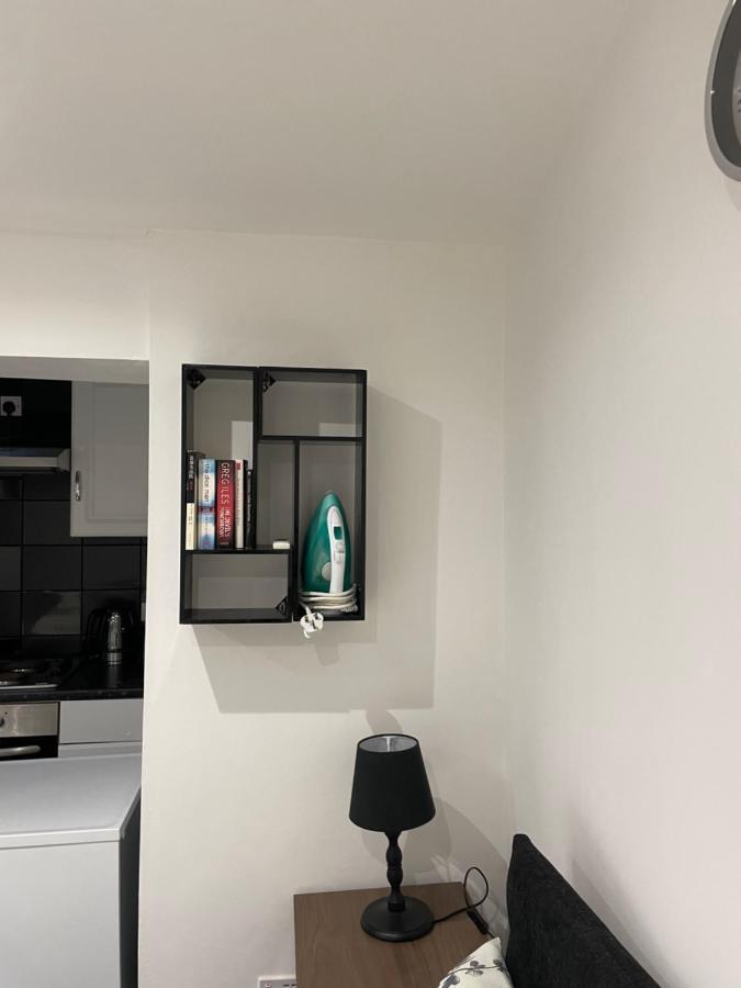 Comfort Studio Лондон Екстериор снимка
