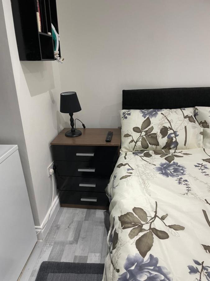 Comfort Studio Лондон Екстериор снимка